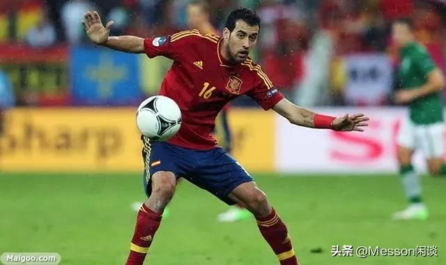 足坛十大奇迹莱万,足球球员莱万简历