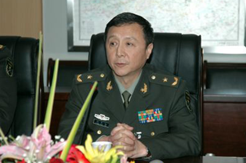 他13岁参军7次立三等功,他年仅29岁成为陆军中将