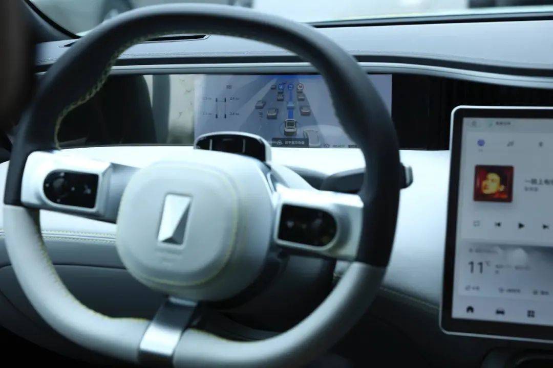 阿维塔智驾与问界智驾哪个好,allin智能手机