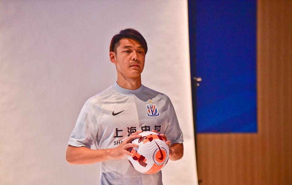 申花宣布引进曾诚冯潇霆几个意思,曾诚申花最新消息