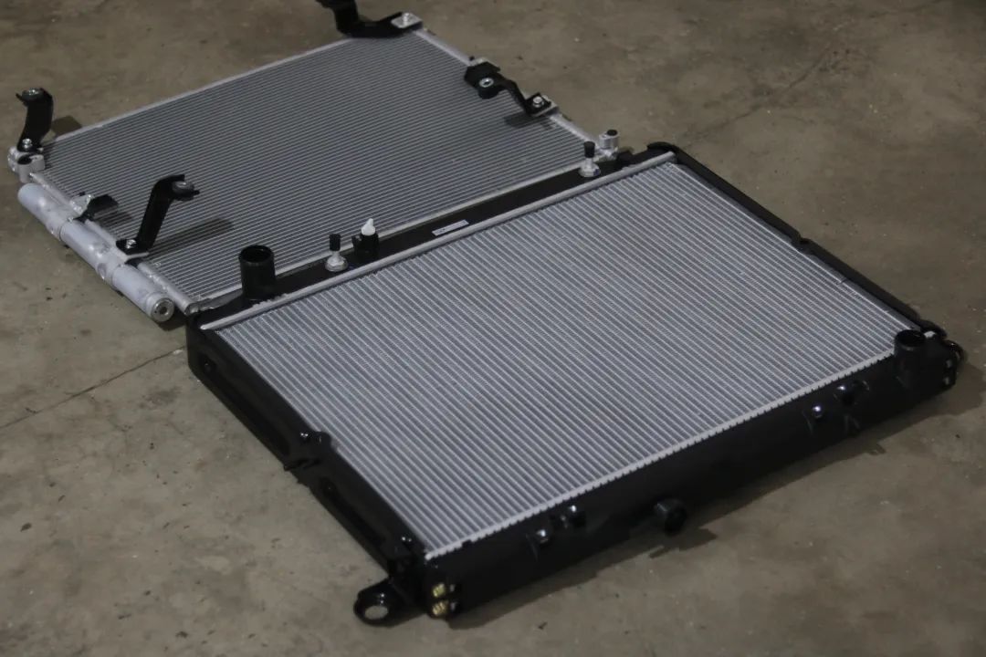 陆巡lc100中控台翻新视频,陆巡lc100内饰翻新