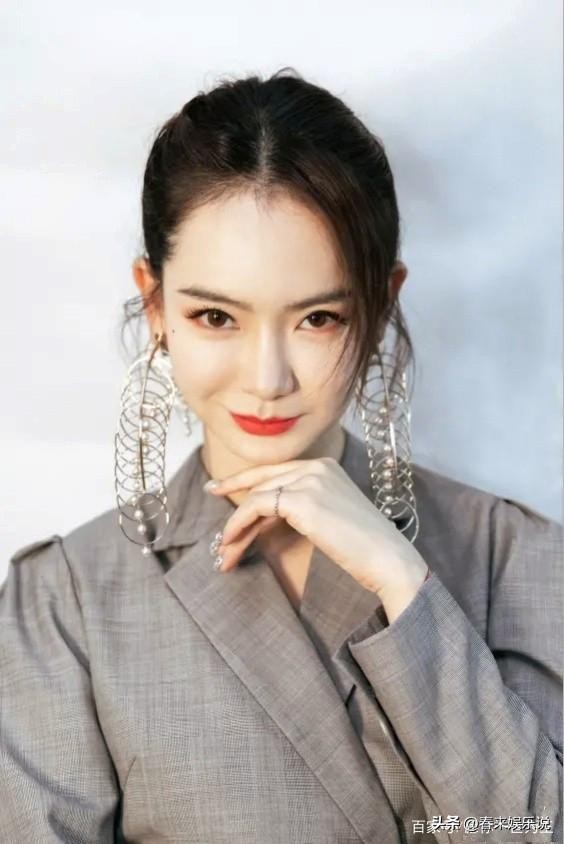 长得漂亮但不敢露额头的女星,额头宽的女演员