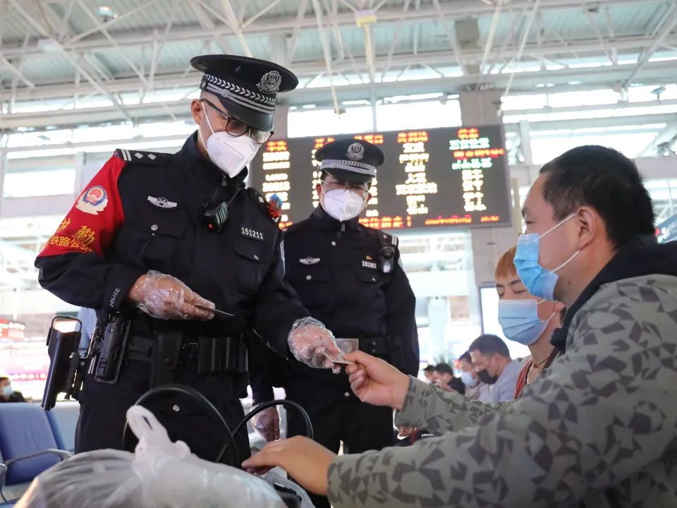 昆铁警方最近发生的事,昆明警方百日行动再建新功
