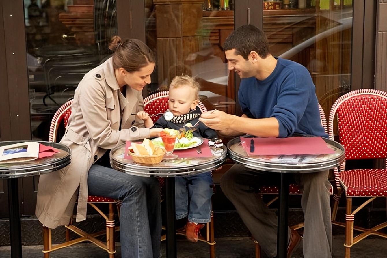 孩子不听话要不要学习育儿,美国的育儿理念孩子哭闹不去管