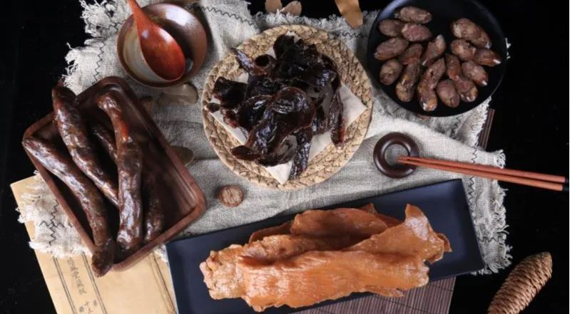 一位优雅的公主享用下午茶,一位优雅的公主正在享用下午茶