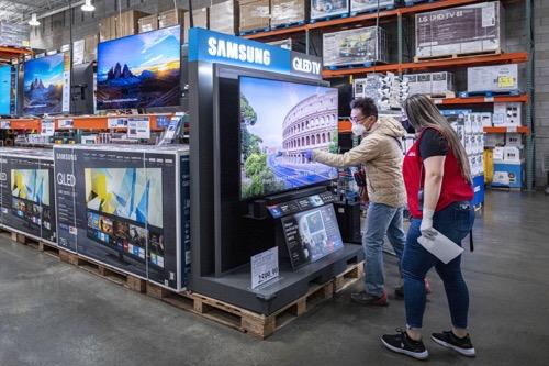 电视在网上买还是实体店买好,电视网上买的跟实体店有啥区别