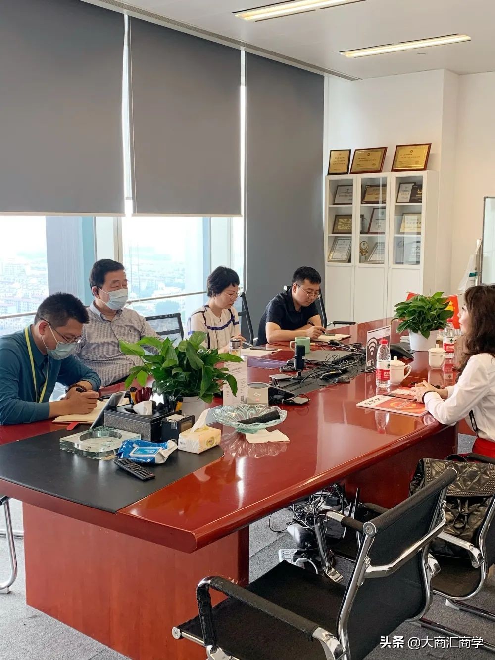 企业加速｜产业100加速器—大商汇教育集团走访纳宇电气