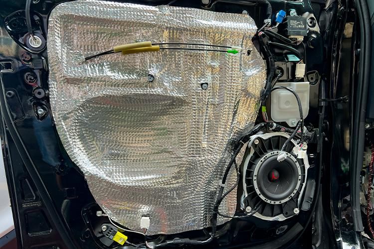 上海丰田埃尔法改装汽车音响隔音,嘉兴丰田埃尔法改装隔音