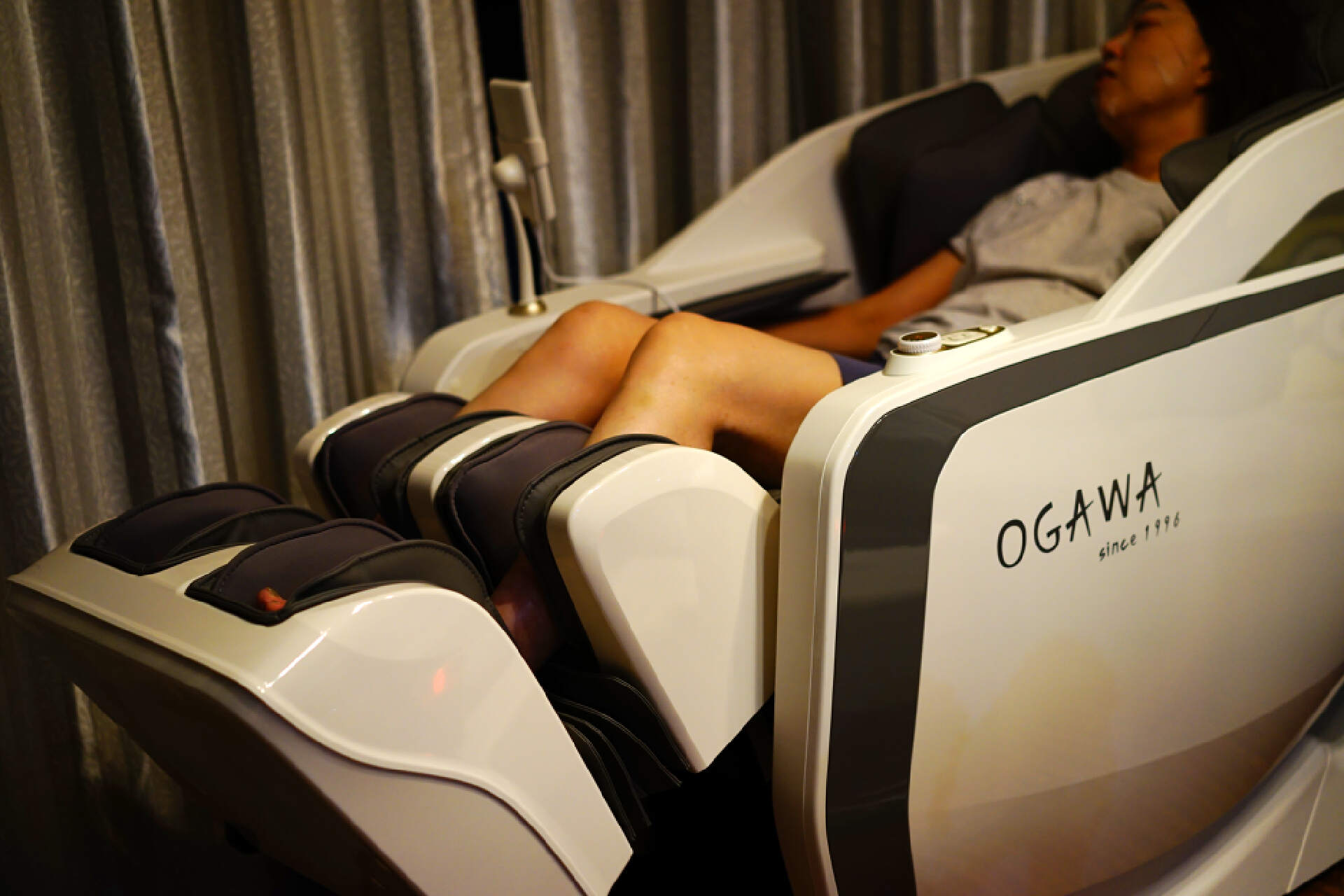 奥佳华x9按摩椅能不能按大腿,奥佳华按摩椅7808和x9哪个好