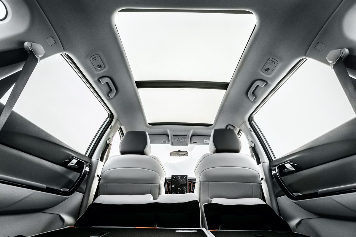 风行t5盛世款对比风行t5马赫版,东风风行t5马赫版是面包车底盘吗