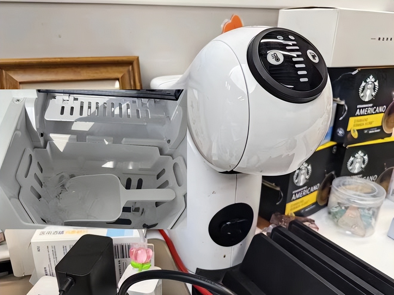 动物、绿植、手办，“花式”装饰丰富年轻人的办公桌