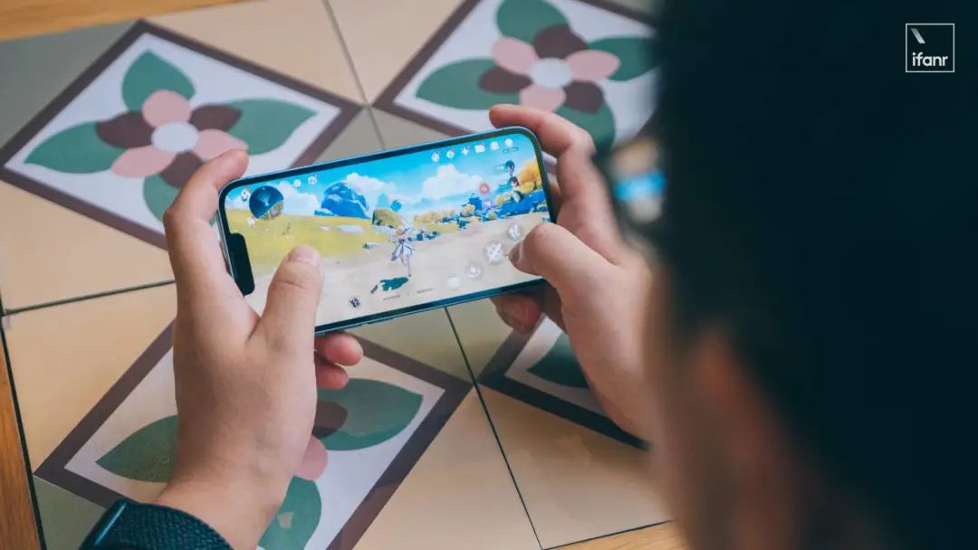 iphone14体验对比iphone14pro,iphone14体验视频