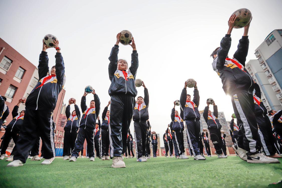 谁有能力挽救中国足球,到底怎么样才能拯救中国足球