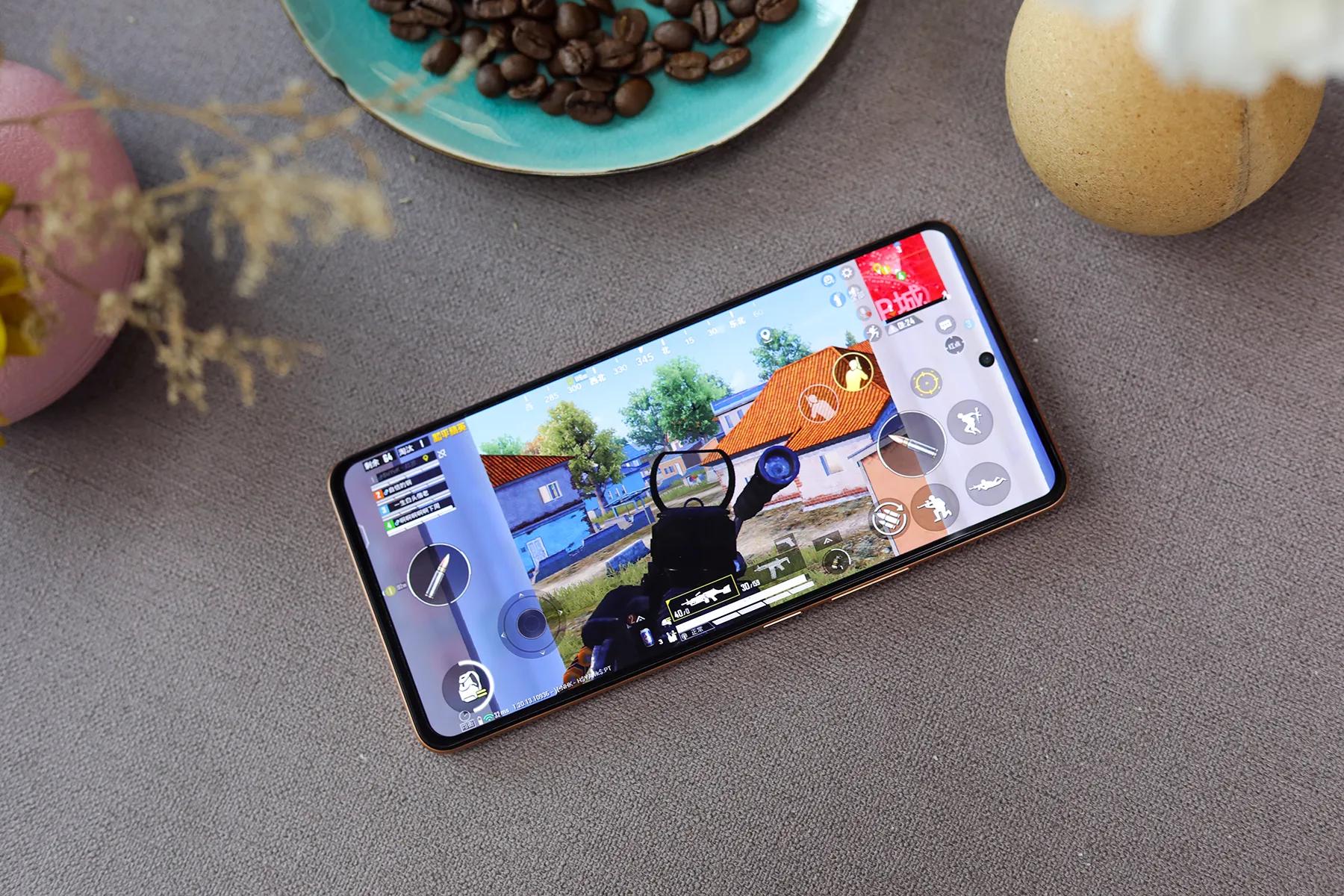 性能神机iqooneo7se,iqooneo7极速版的短板