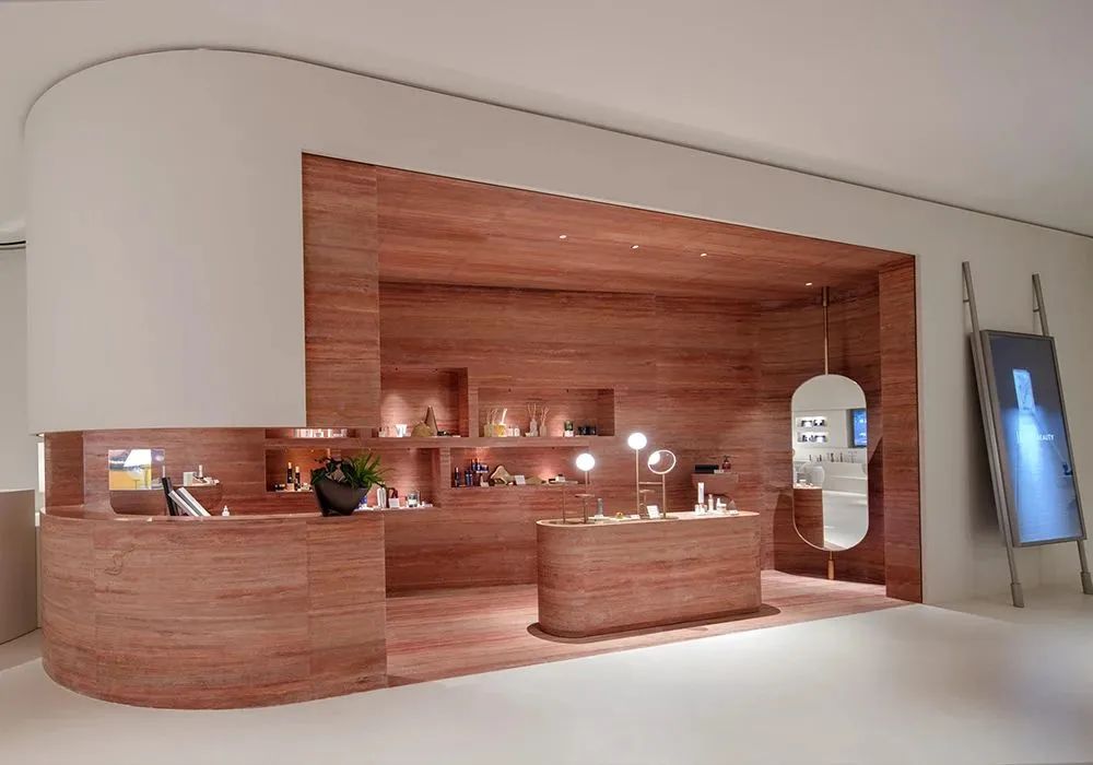 先锋派JOYCEBeauty：一代时尚女王和她的美妆伊甸园