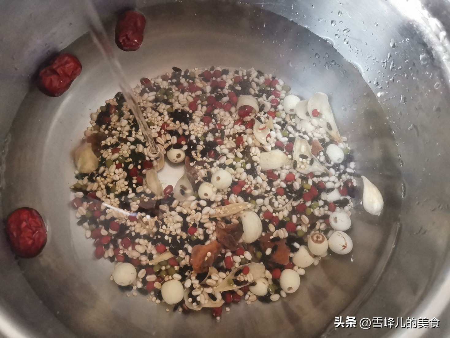 补血红豆粥的正确做法,薏仁米红豆粥的做法