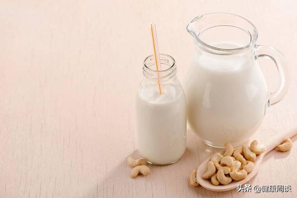 睡觉前饿了吃什么营养健康,晚上饿的时候吃什么食物健康