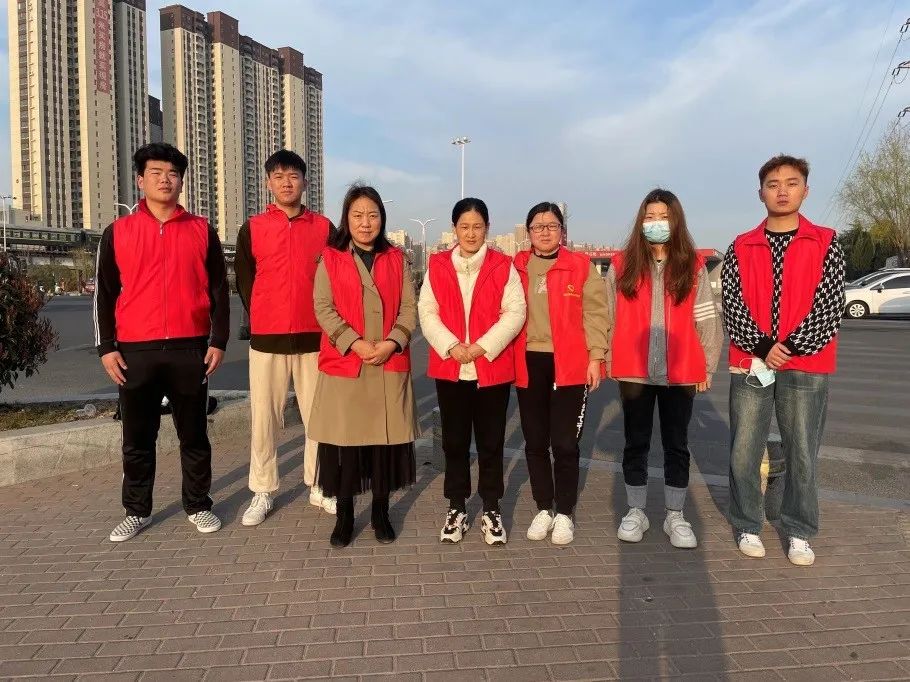 关键时刻站出来——记周口职业技术学院信息工程学院李奇博同学