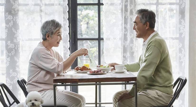 退休金被亲家盯上了？改口之后的真相让我感到心酸