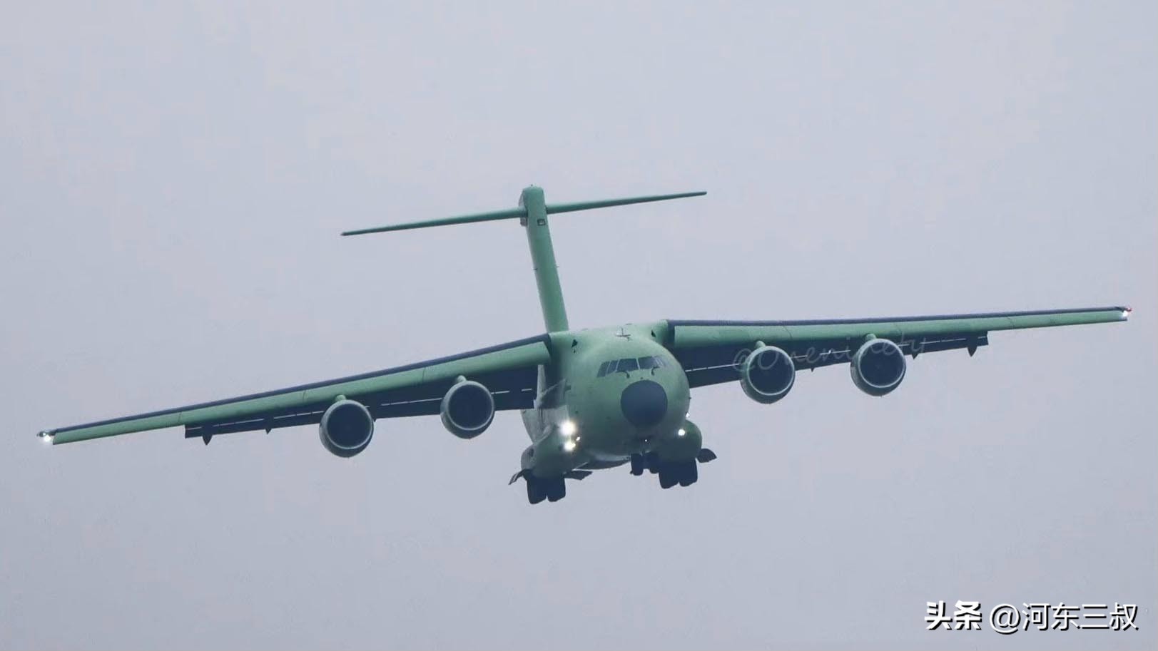 伊尔76民用运输机,伊尔76运20起飞