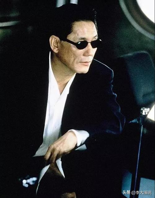 被母亲送给导演，被强迫拍摄，她的一生有多可悲