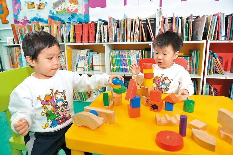 面对磨蹭的孩子怎么办,怎么解决孩子慢吞吞的现象