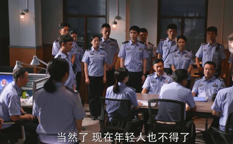 中国导演们！求求你们学学《警察荣誉》导演丁黑怎么拍“民警”吧