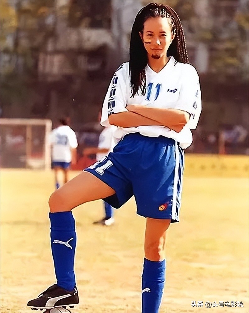 周星驰少林女足招募,女足门将赵丽娜官宣退役评价