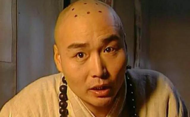 老戏骨直播带货被骂视频,老戏骨直播卖货被质疑当场落泪