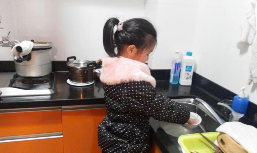 12岁男孩偷妈妈手机,十岁男孩偷妈妈手机的事件