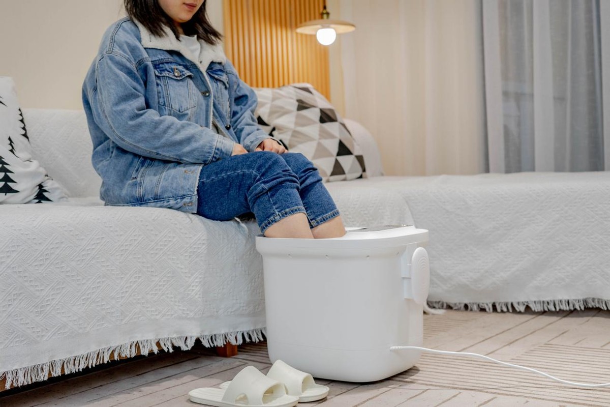 美的足底按摩器测评,泡脚机按摩仪美的