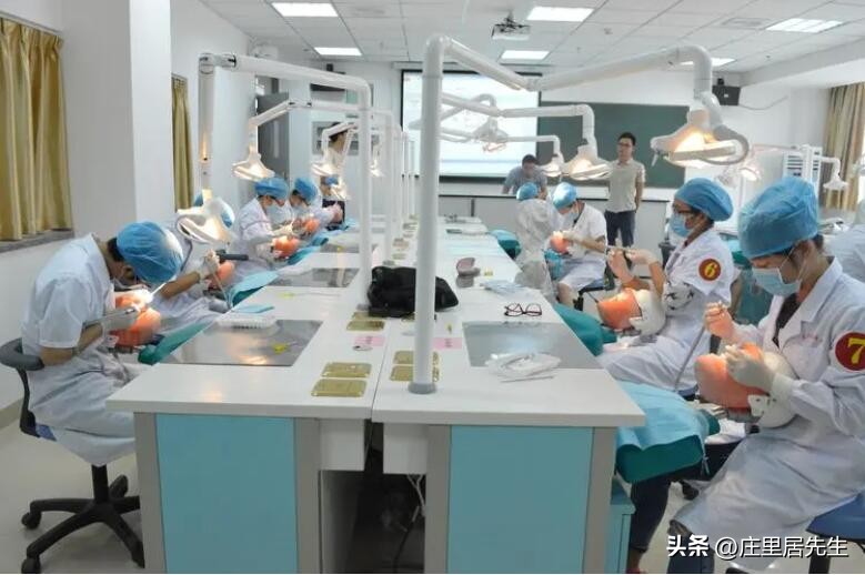 2023年口腔医学专业热门吗,口腔医学和计算机哪个专业好理科