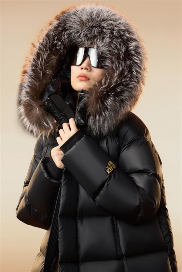 618开门红战报｜服饰类需求趋于两极化，蕉下防晒衣高梵鹅绒服分天下