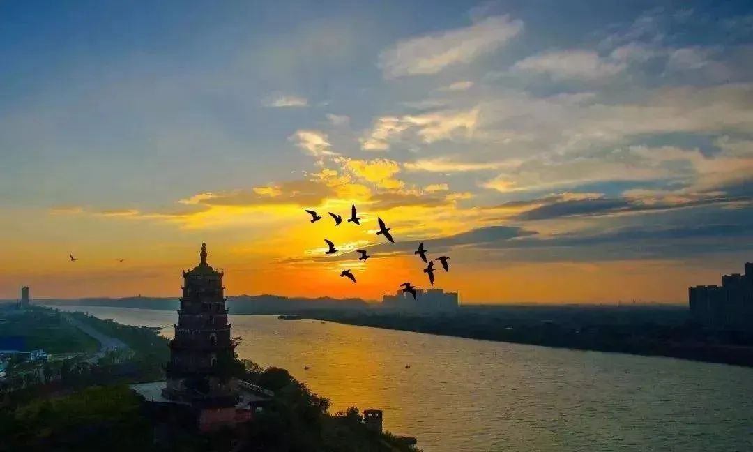 湖南美食小县城,湖南第二大最穷城市