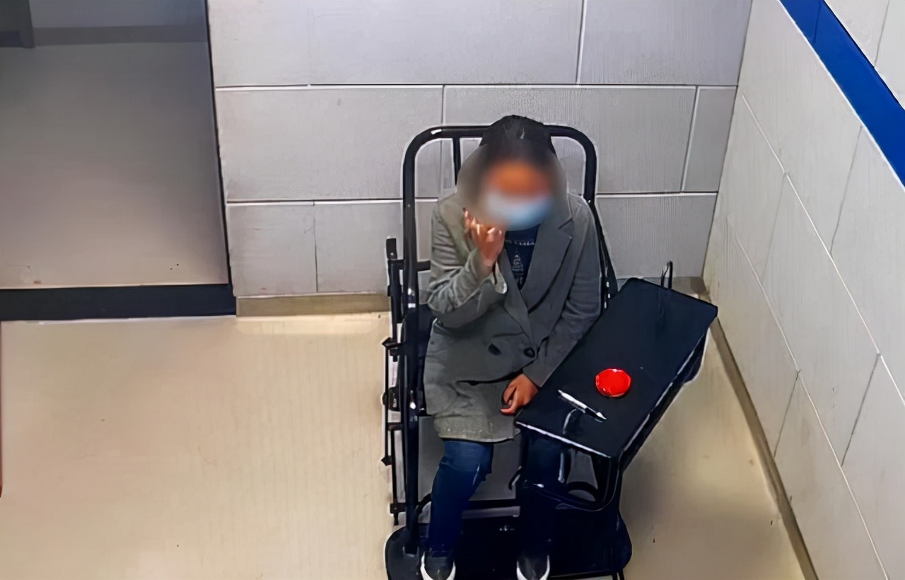 低价条形码买走高价商品，她被拘了