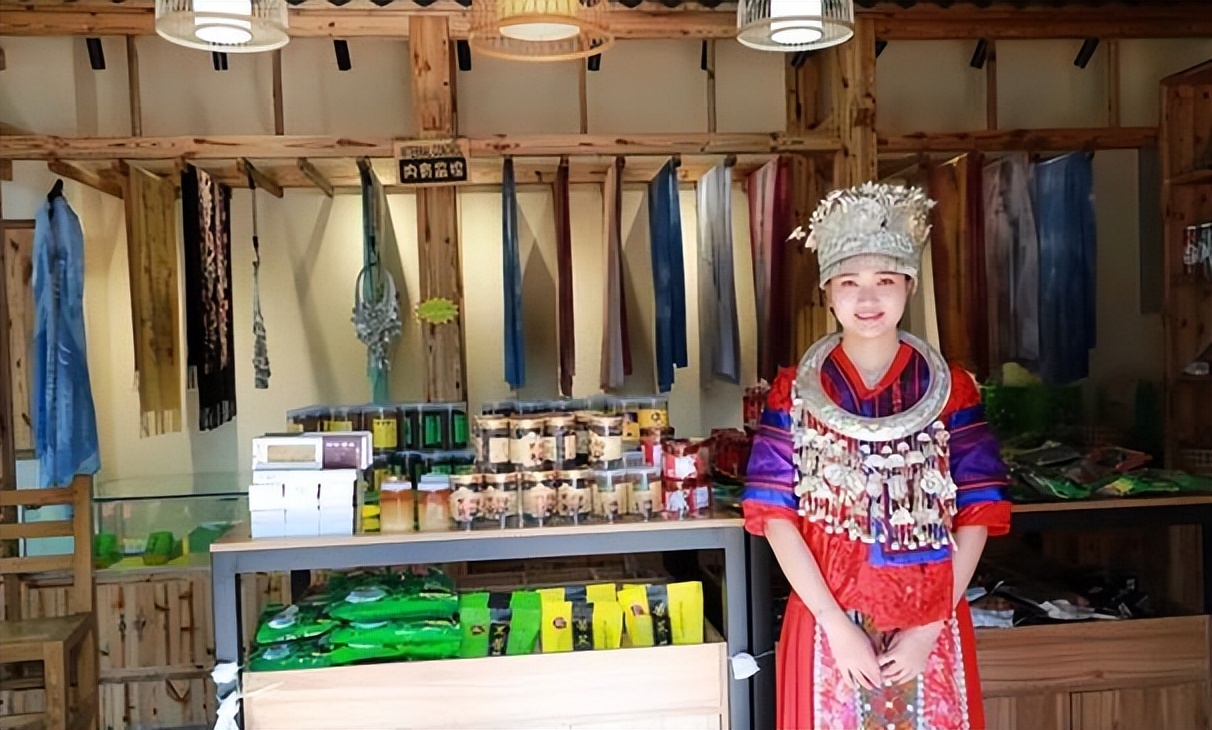 2013年贵州女子1片树叶卖到7000元,36岁贵州女子利用树叶年赚百万