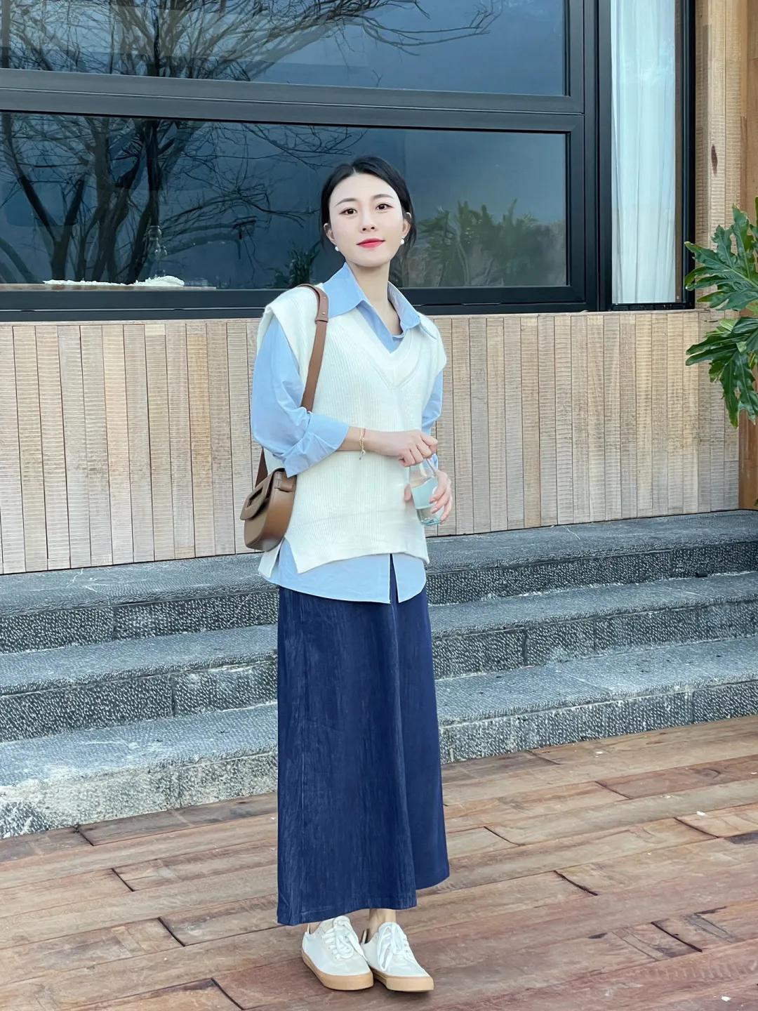 什么样的针织衫搭配半身裙好看,今年最流行的针织衫搭配裤子整套