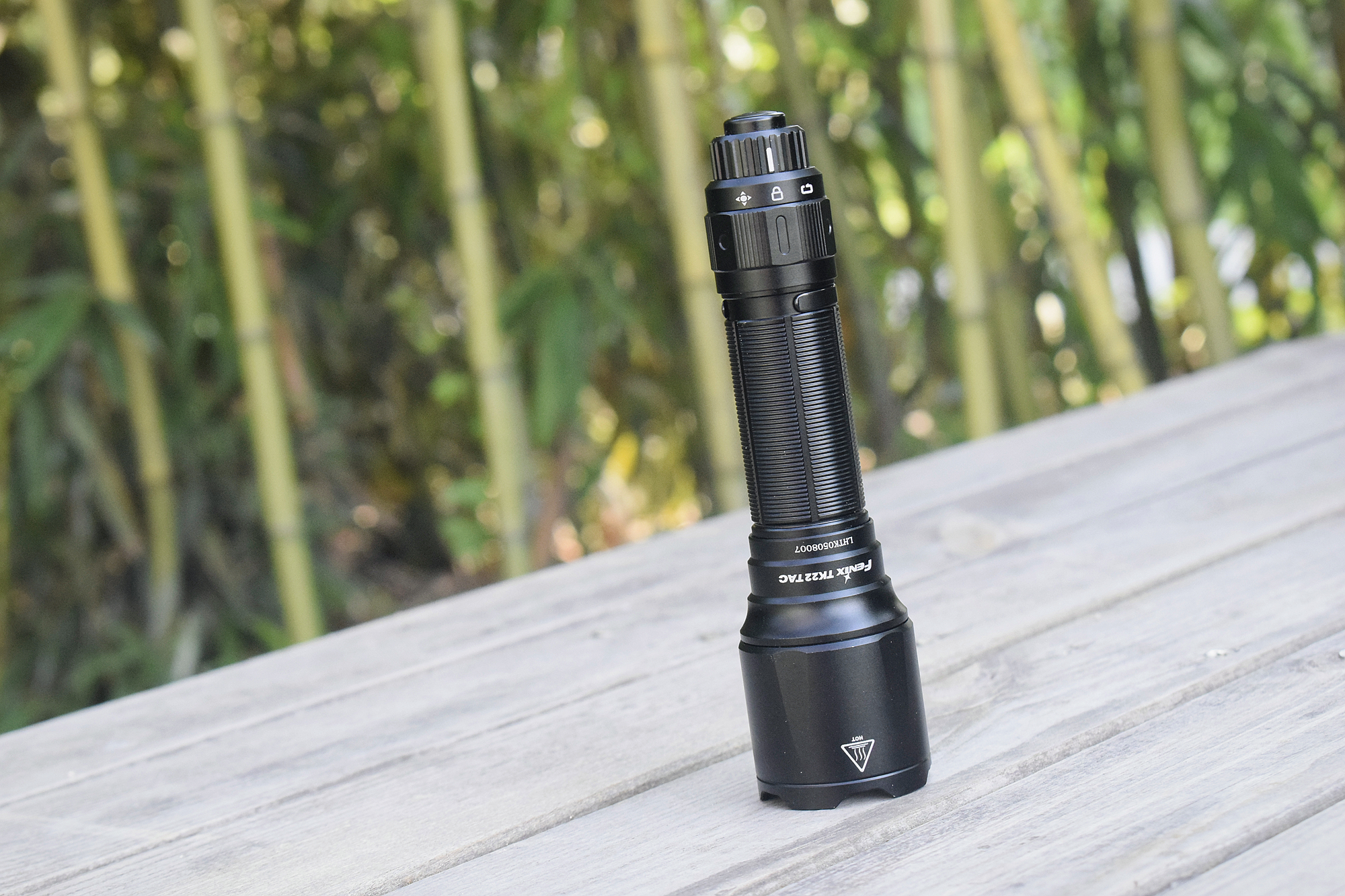 稳定高效,强光压制!Fenix菲尼克斯TK22TAC双模式战术手电体验