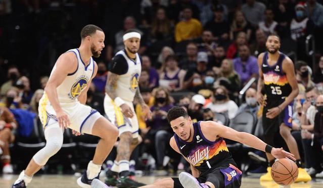 名嘴点评库里高难度三分绝杀太阳,34分超级大逆转湖人掀翻开拓者