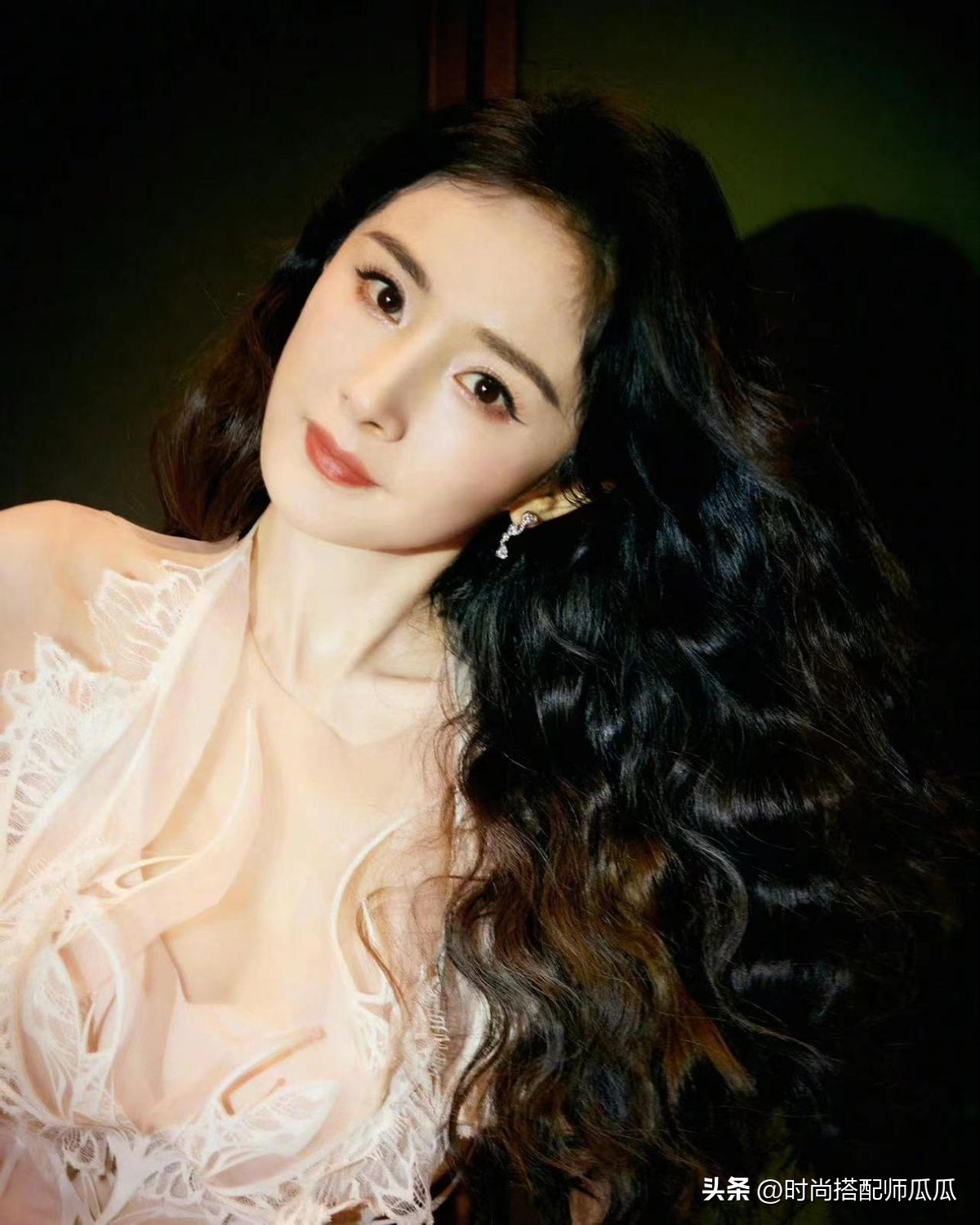 圆脸女生羊毛卷显老,适合长脸女生的减龄羊毛卷