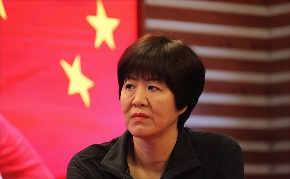 现实中的郎平和夺冠中的郎平,郎平为什么被称为传奇人物