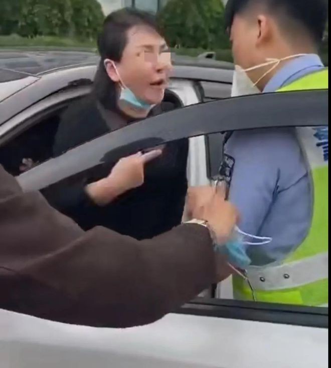 “录上了吗？”成为热词，反映出一个问题：大人情商不如3岁萌娃