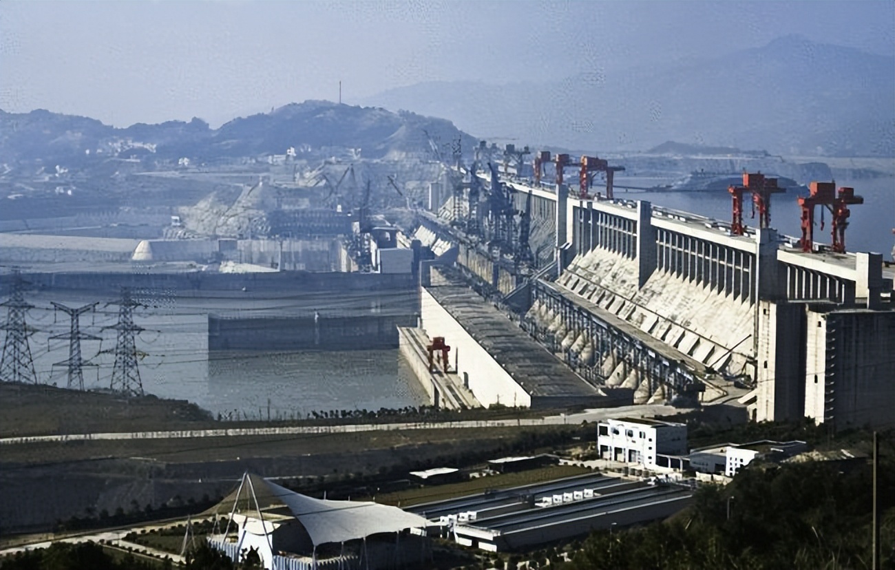 三峡大坝会影响到什么,三峡大坝能支撑多少年