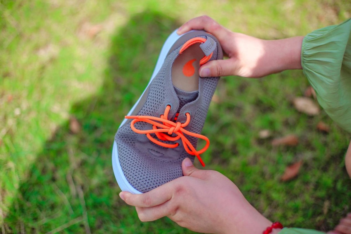 休闲跑步鞋夏季透气,秋季商务透气休闲鞋推荐