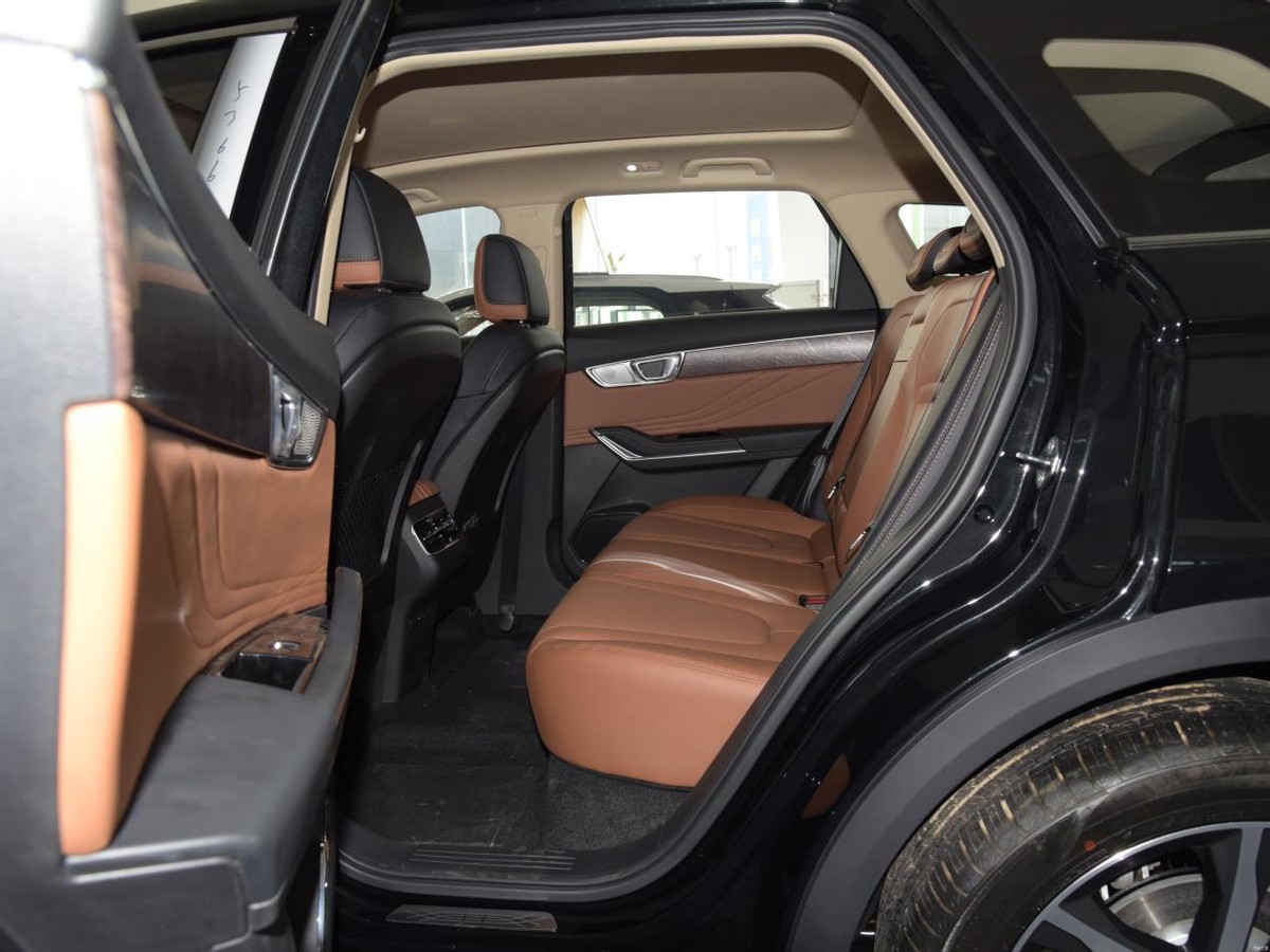 全新奔腾t99实车曝光高颜值外观,奔腾t552023款1.5t自动卓越款