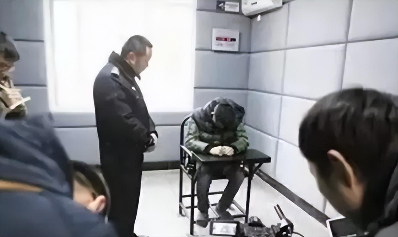 电力局老员工辞职入美籍，项目一投即中，99年忘拿的电脑揭开真相