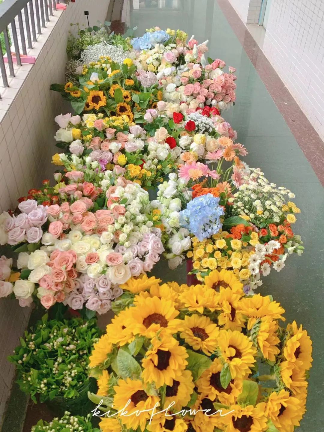 大学生在宿舍里搞什么赚钱,大学生沉迷宿舍赚钱