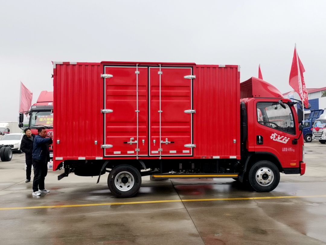 十堰龙信二手车市场雅阁,十堰龙信国际汽车城二手车直播