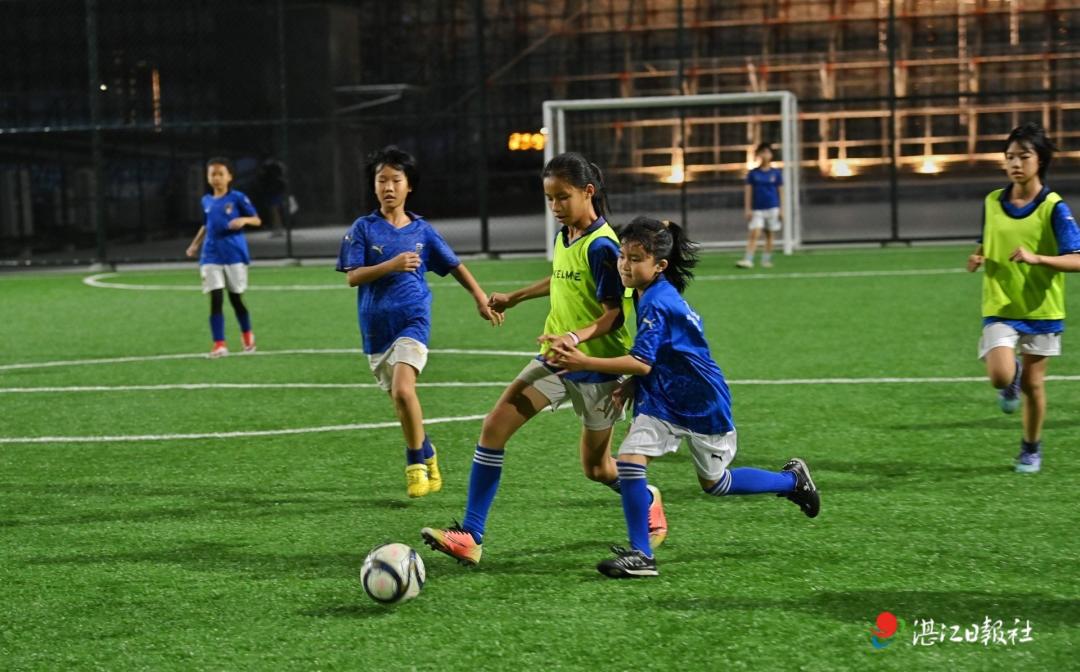 湛江漂亮的篮球场,湛江室内足球场