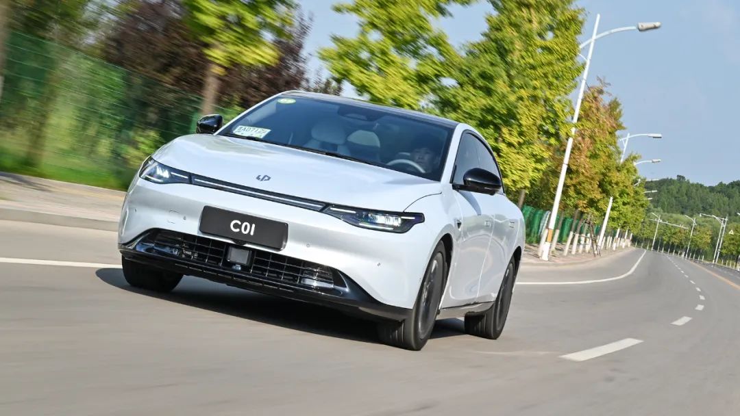 降价后的零跑c01值得买么,二手零跑c012022款后驱长续航版